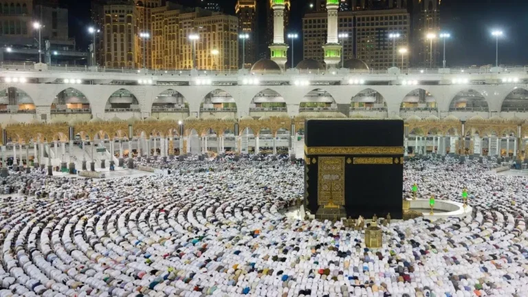 Circling the Kaaba: Understanding the Significance of Tawaf al-Ziyarah in Hajj
